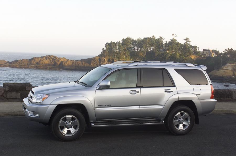  Toyota 4Runner 2003 года  (фото 28 из 41)